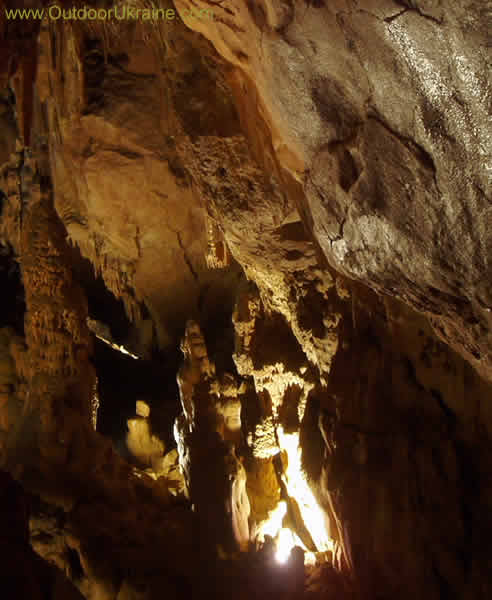 Skelia stalactite cave