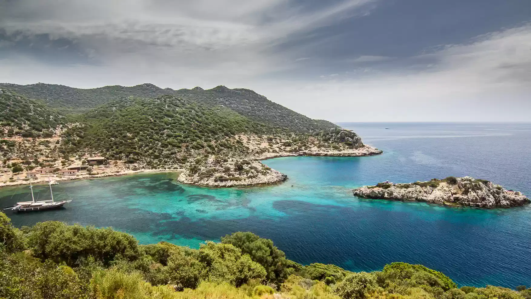 дикие бухты Средиземного моря