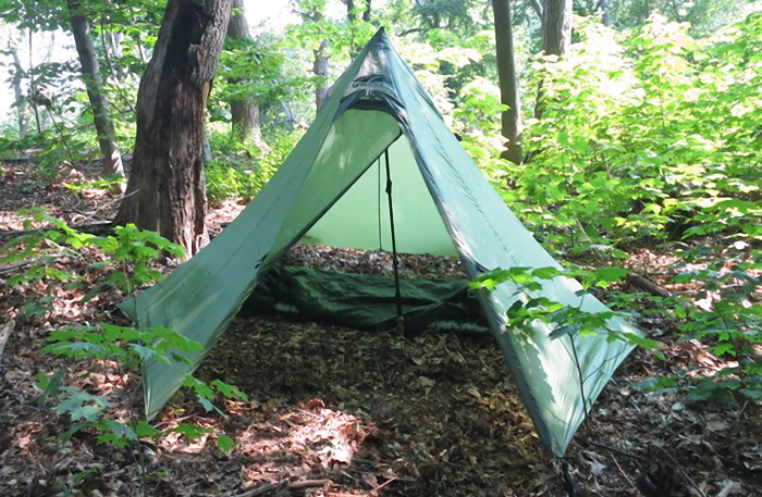 шатер Шангри-Ла установленный на две треккинговые палки