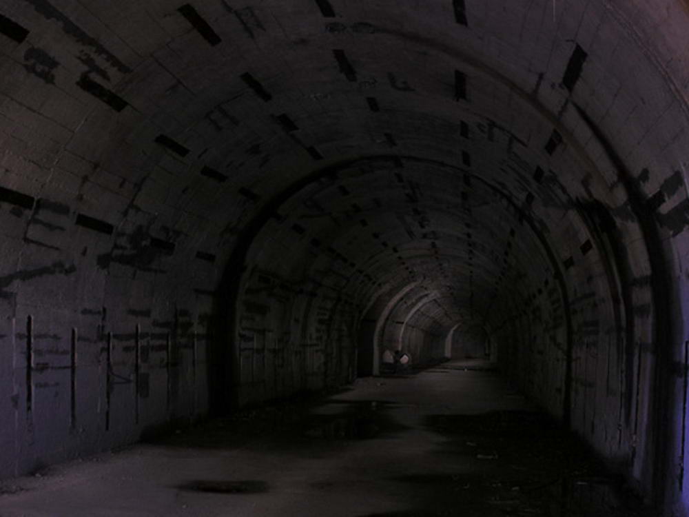 в тоннеле секретного объекта 221