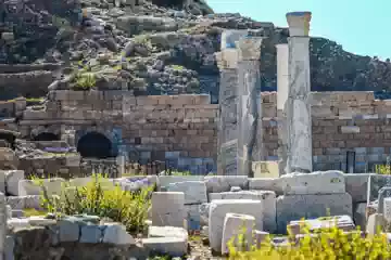 Античные развалины