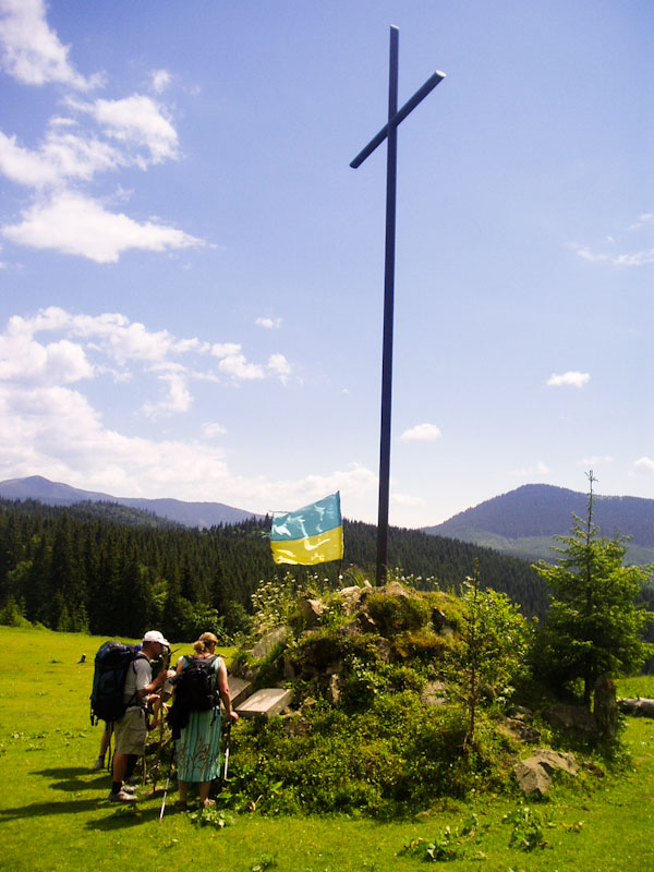 крест на перевале Легионов