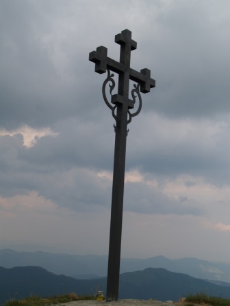 крест на черной горе