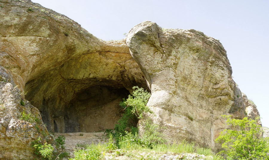 Пещера на Орта Сырт