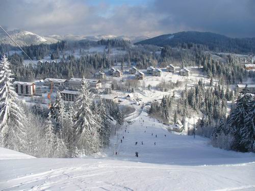 View of the hotels and cottages from the top of the beginners' slope  	